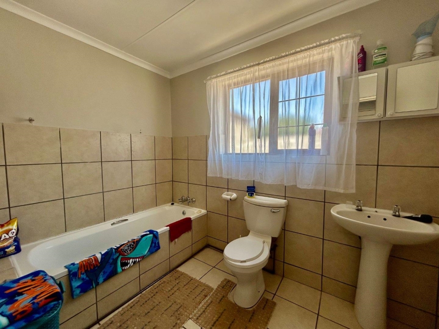 2 Bedroom Property for Sale in Langenhovenpark Free State